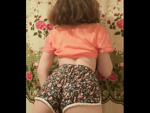 ❤️ Gadis muda seksi menanggalkan celana pendeknya di depan kamera Anal porno di id.porn-mz.ru
